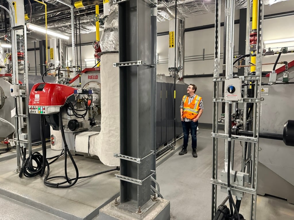 Riello RTC-10000 & Riello RLS310-E-LN
Fully Condneisng High Mass
SS Fire Tube Boiler & Linkageless
Low-NOx Dual Fuel Power Burner